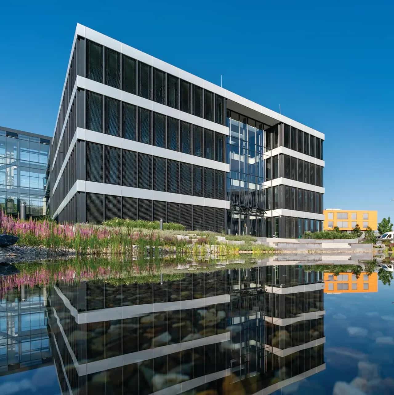 Außenansicht der Erweiterung der GOLDBECK-Zentrale in Bielefeld.